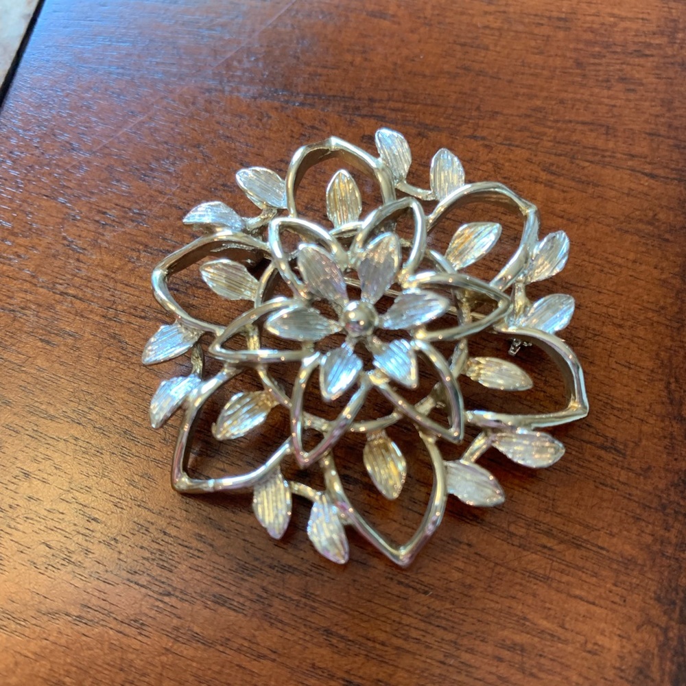 Sarah Coventry Brooch